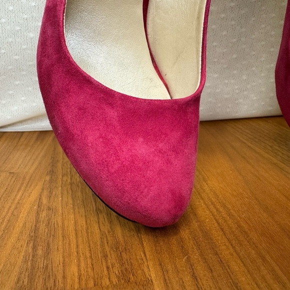 Nine West Ruby‑Red Suede Heels – Size 7M – Rhinestone Detail - Picture 3 of 9